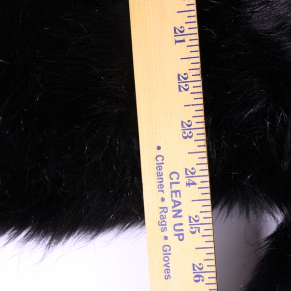 0344 Fashion Nova Black Faux Fur Cropped Jacket – 1XL - Picture 6 of 6